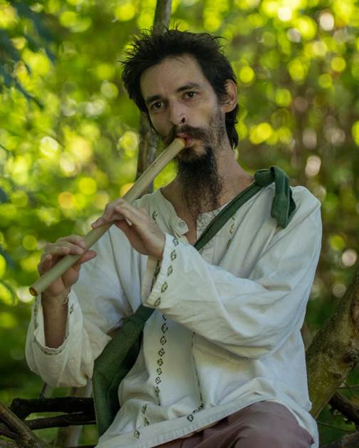 Florent joue de la flute